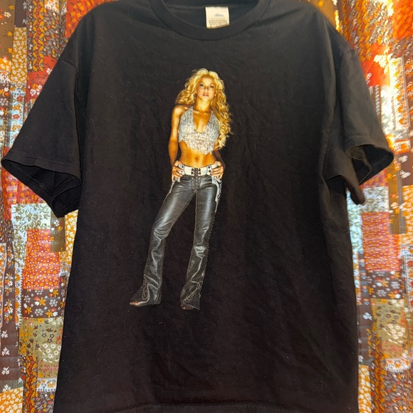 2002 mongoose tour Shakira